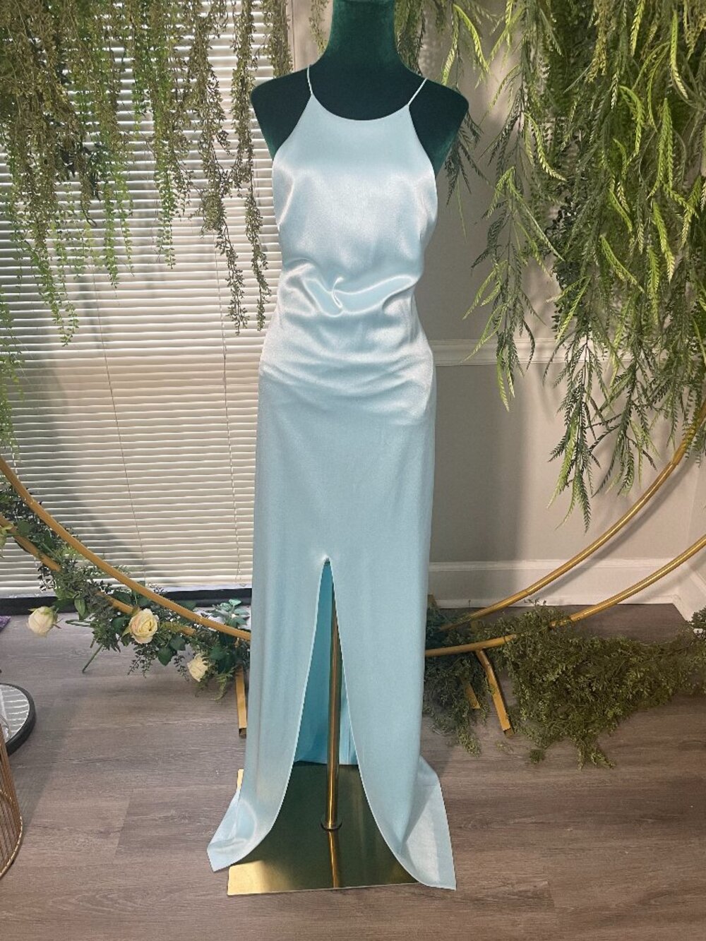 Alice + Olivia | Ettley Halter Maxi Dress